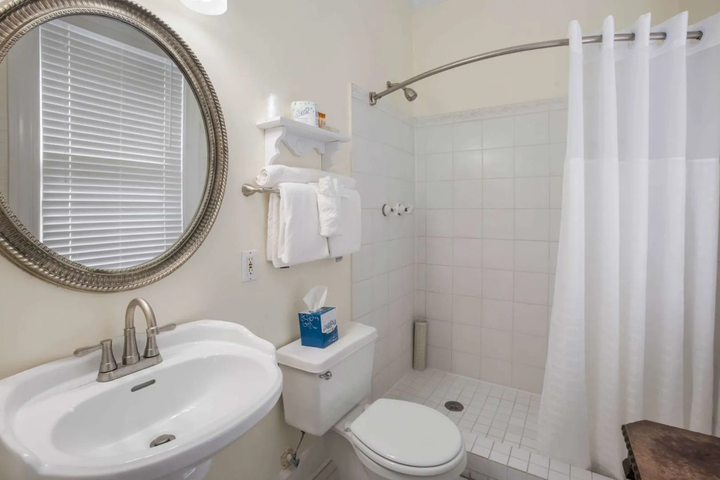 Coombs Inn & Suites