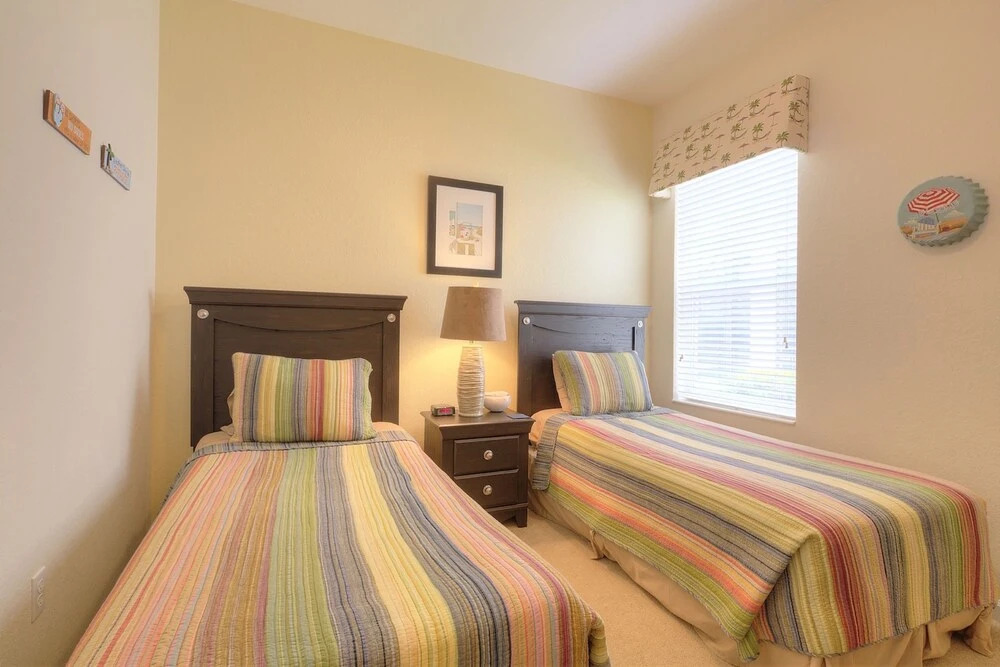 5BR 5BA Home in Windsor HIlls by CV-2538