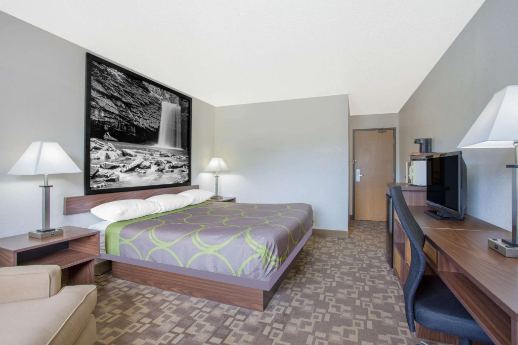 Super 8 by Wyndham Appomattox VA
