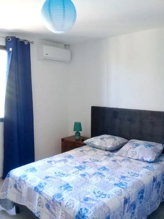 House with 2 Bedrooms in Saint-Denis, with Wonderful Sea View, Enclosed Garden And Wifi - 600 M From the Beach