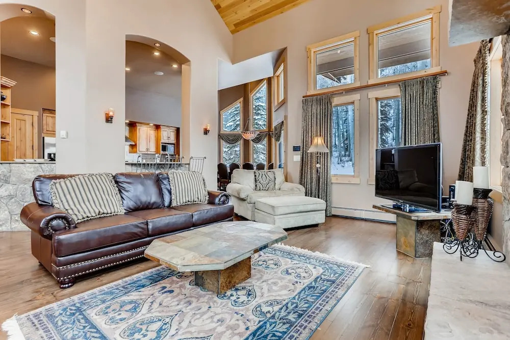 Luxurious All-suite Ski W/ Hot Tub 5 Bedroom Duplex