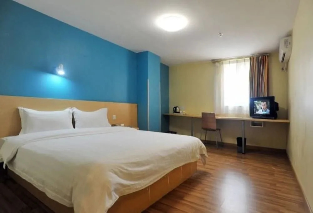 Super 8 Hotel