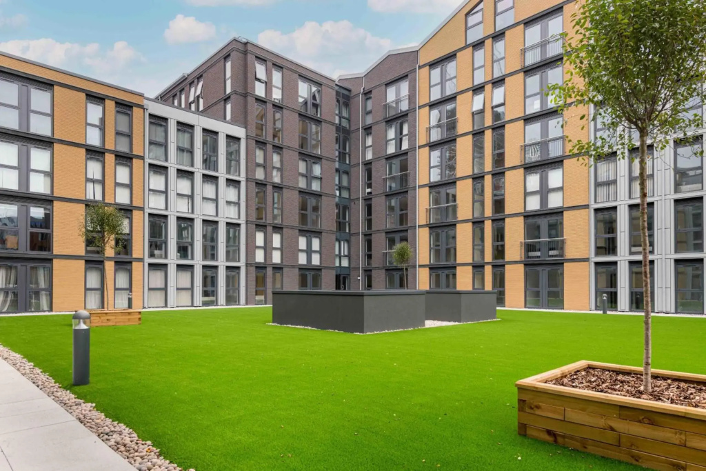 50 PERCENT OFF -Monthly & Weekly Stays Perfect for Relocations, Business, Families and Leisure! Book today at Premium Executive Serviced Apartments- 2 Bed Apt