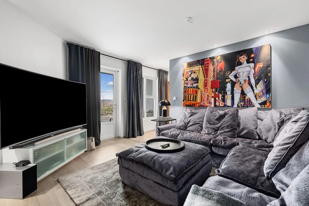 Luxurious Large Home, Perfect for Your Group