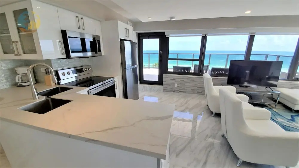 Presidential Royale Direct Oceanfront Brand NEW Apartment - 1001