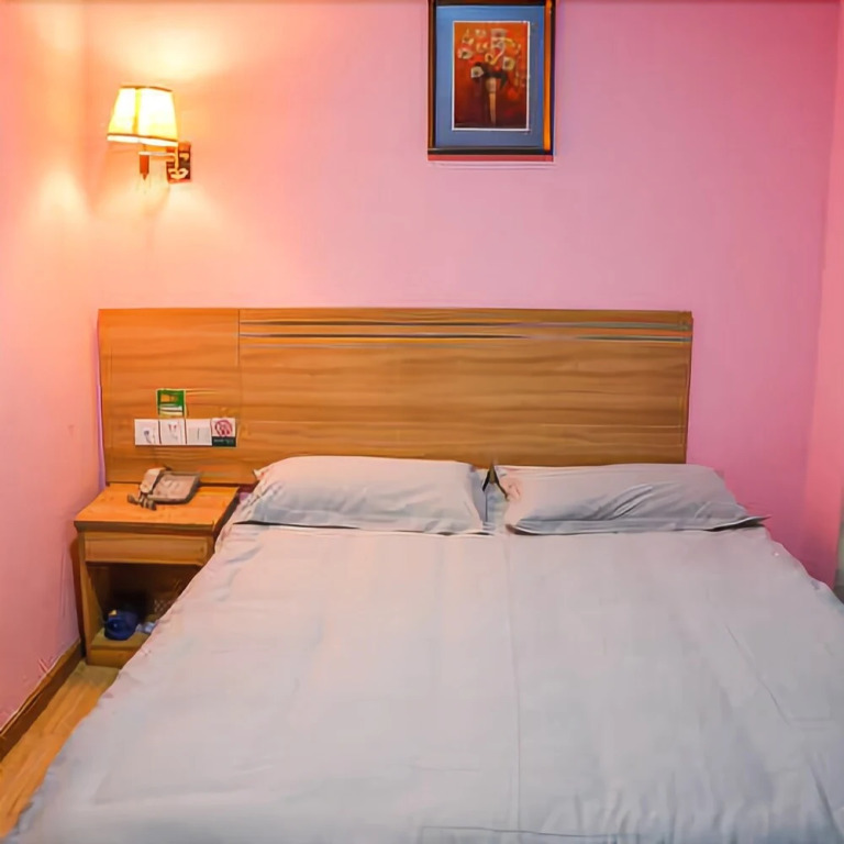 77 Chain Traders Hotel