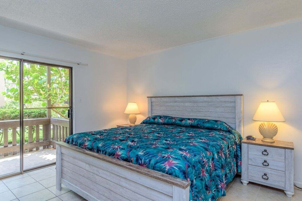 Tiki 123 - Steps To Beach Condo W/ Pools & Balcony 1 Bedroom Condo