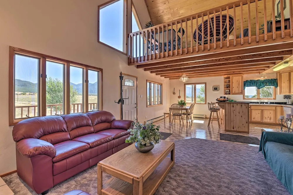 Questa Home w/ Views - 13 Mi to Red River Skiing!
