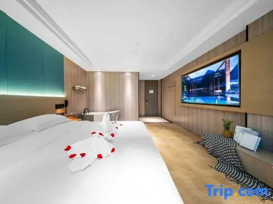 Left  Bank Yunji  Hotel