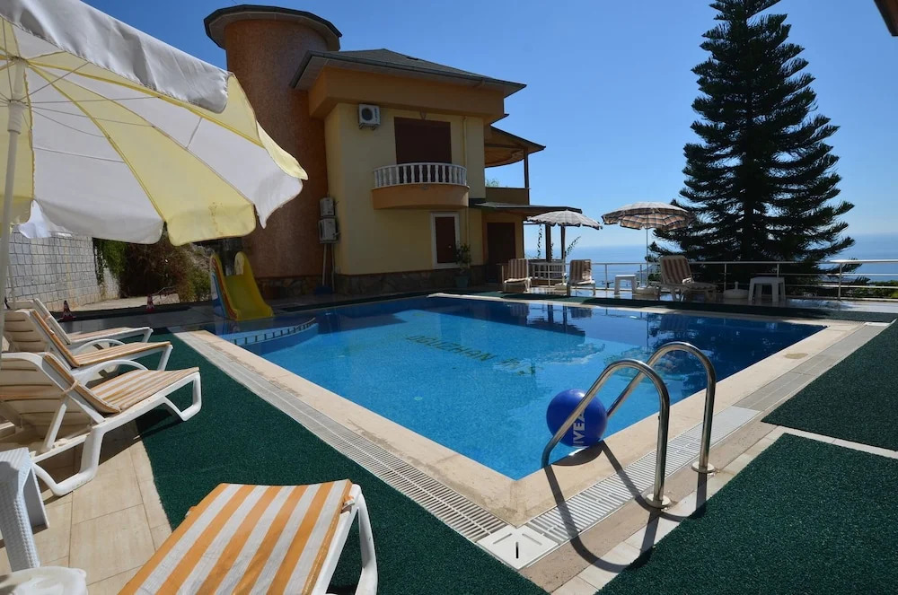 Villa in Alanya With Breathtaking Views 1037