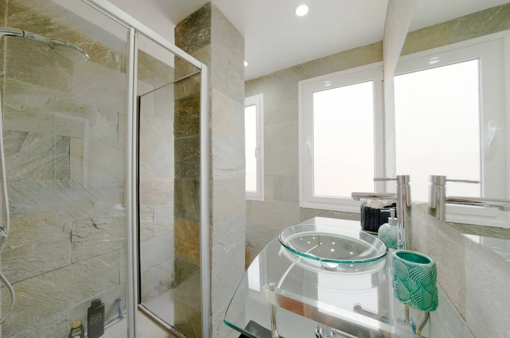 Duplex nuevo y moderno con terraza