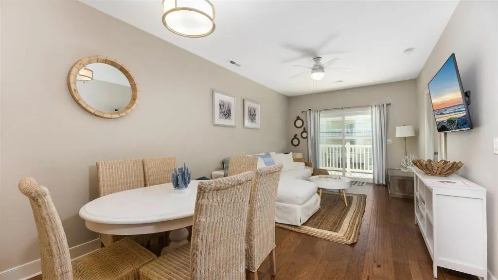 Residence 103S At The Sandcastle Condominiums
