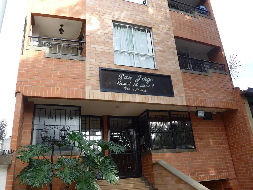 Patrice's Fully Furnished Apartment Medellin