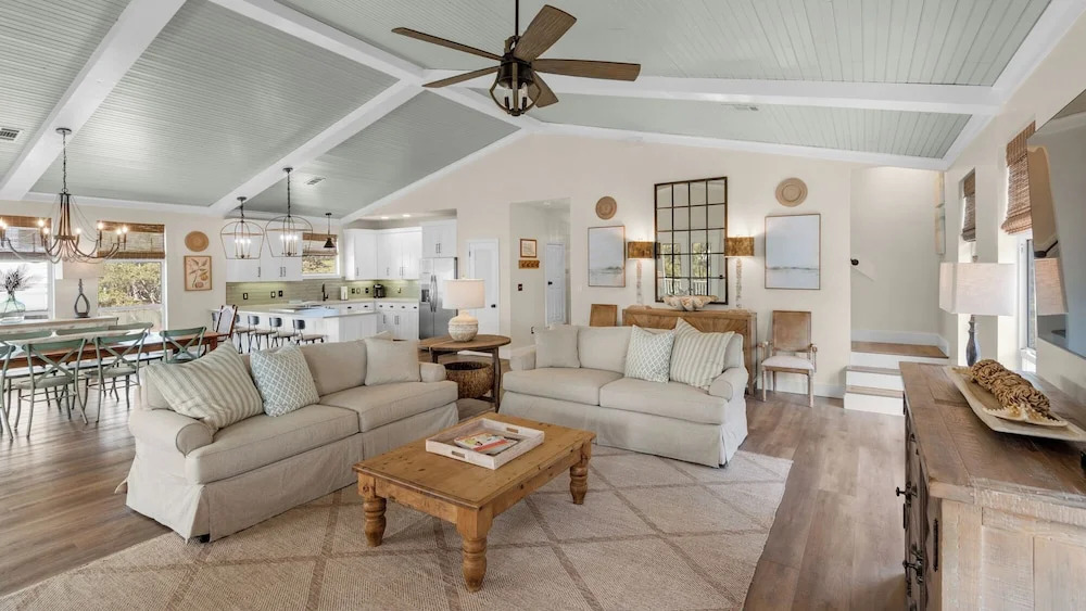 Private Pool in Grayton Beach; 3 Minutes to Beach & Sleeps 14