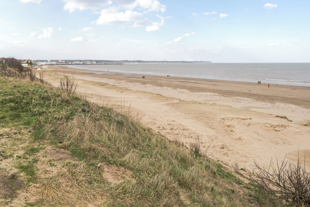 1 Bed Cabin - Sleeps 2 - Pets - 2 Min To Beach