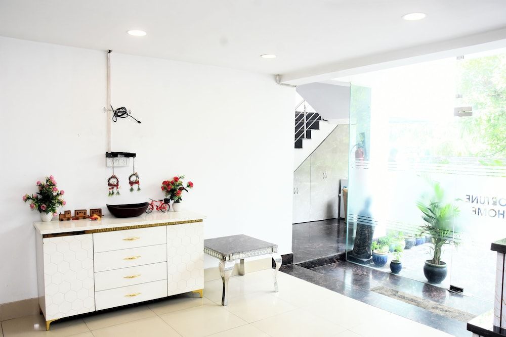 Hotel Fortune Home Noida Sector 135