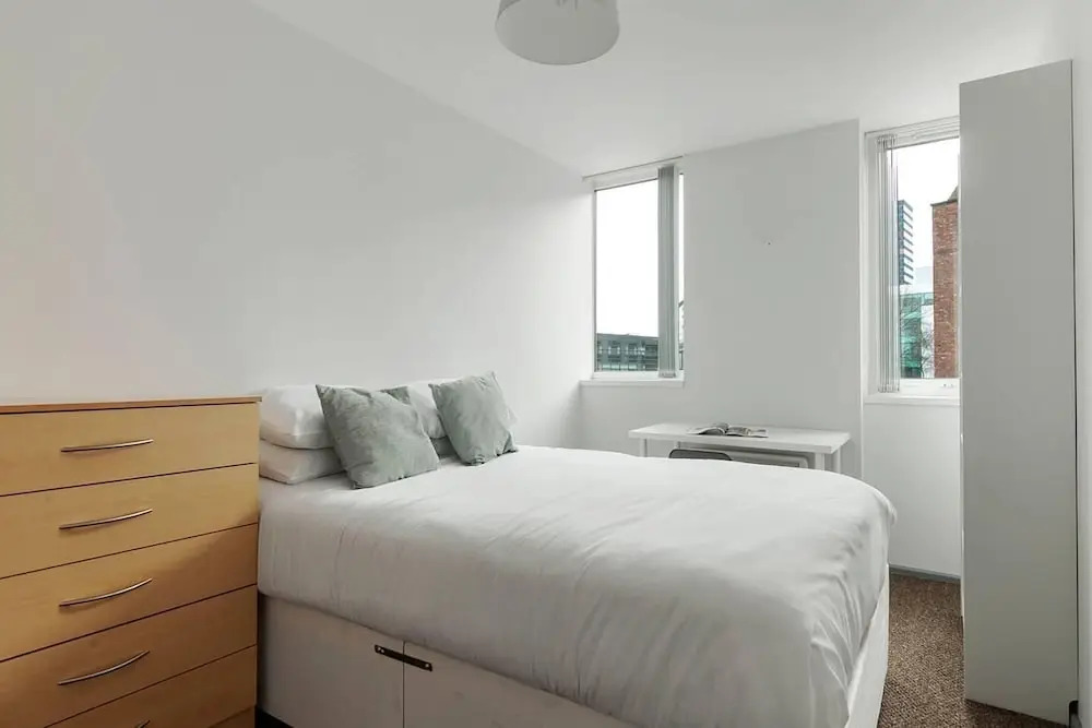 Sparkling Clean 2BR City Centre Apartment
