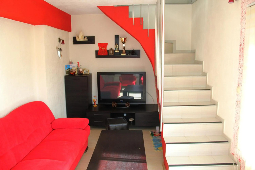 Perelik House