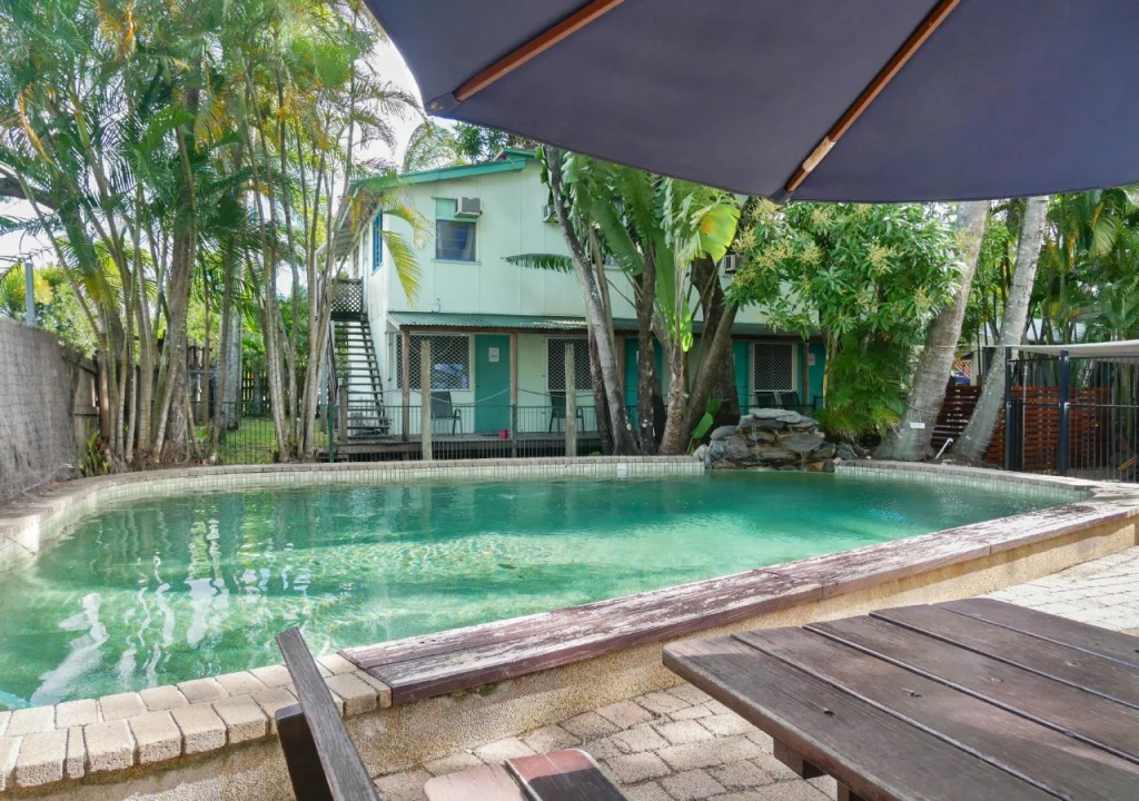 Calypso Inn Backpackers Resort