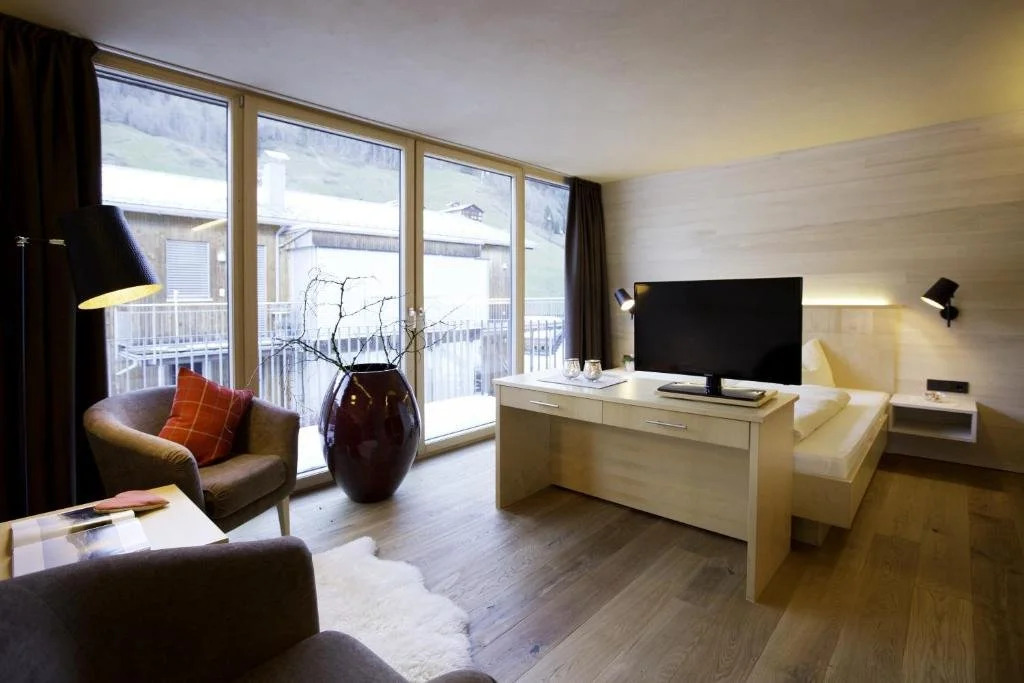 n Apartments Hotel