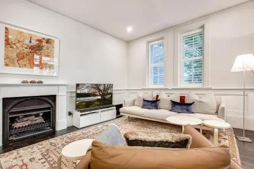 Sydney history, with modern design and location