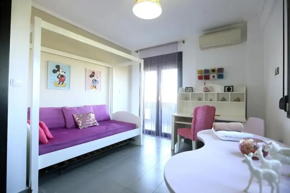 Villa Erytha - Serene Retreat With Views Garden