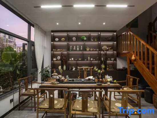Xiaohe Yishui Inn