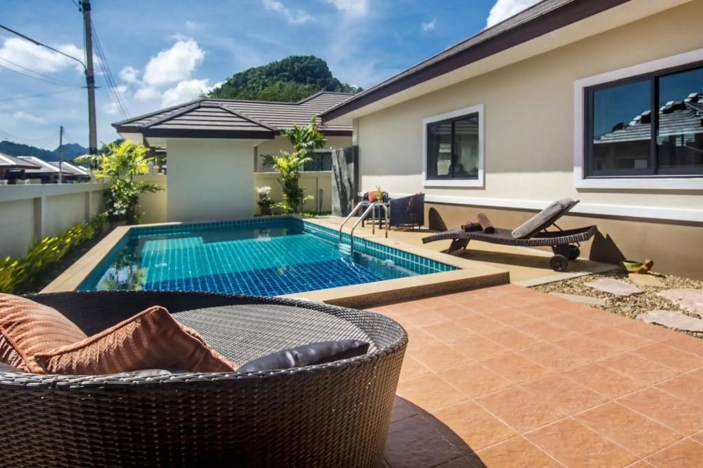 Thip Villa