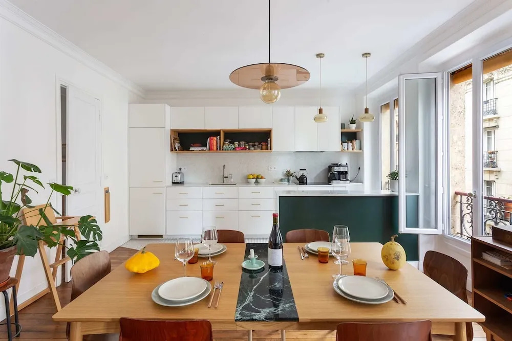 Bright Apartment in the Heart of Paris