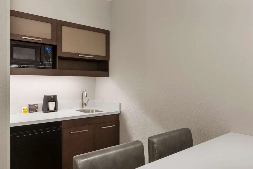 Ramada by Wyndham Suites Orlando Airport- Free Airport Shuttle
