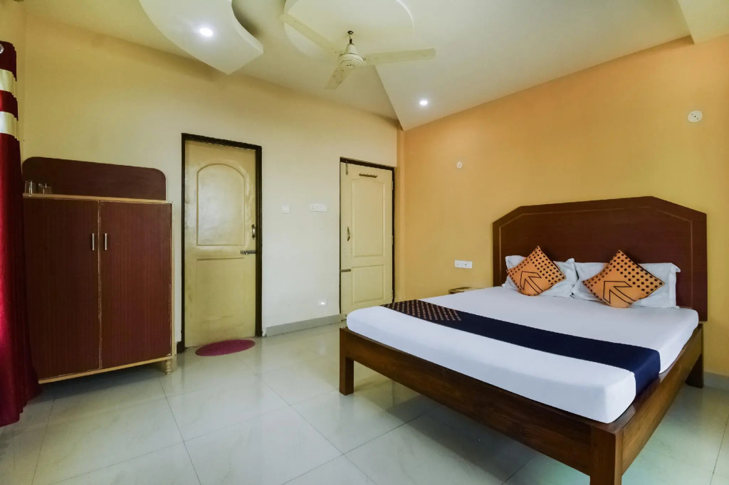 SPOT ON 74793 Hotel Sai Sudha