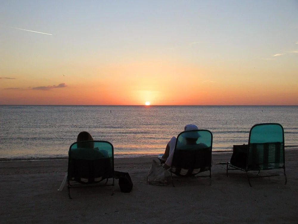 Land's End 307 Building 11 End Unit/direct Beachfront!