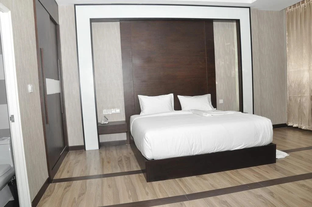 Shan Shwe Myanmar Hotel
