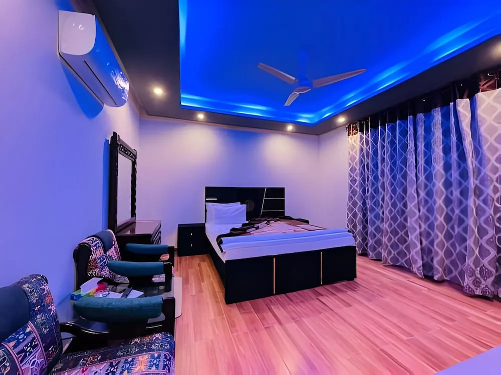 Family lodges Guest house in Islamabad