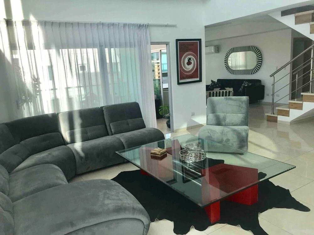 Eclectic 3 levels and 5 bedrooms penthouse