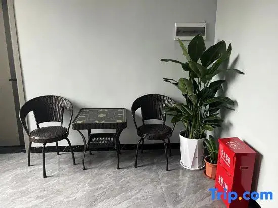 Yunxi and Home Hotel