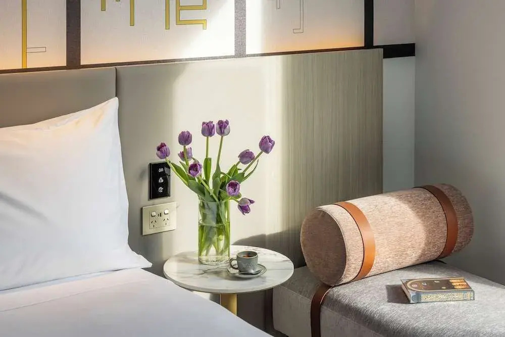 Hotel Indigo Melbourne Little Collins by IHG
