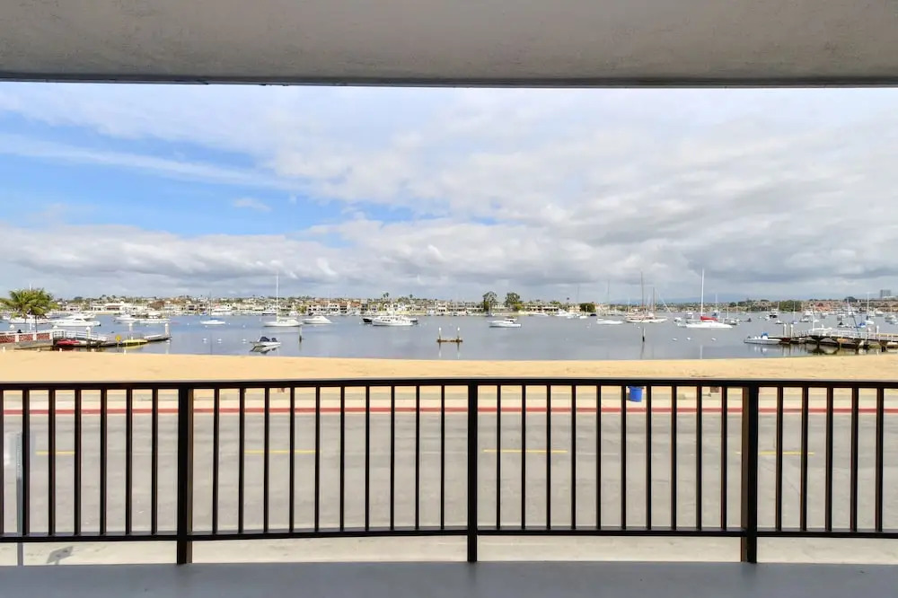 925 W Bay Ave 4 Bedroom Home