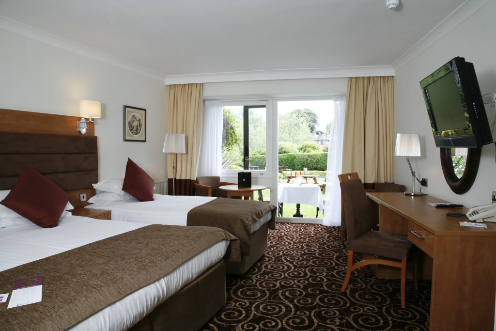 The Legacy Rose & Crown Hotel