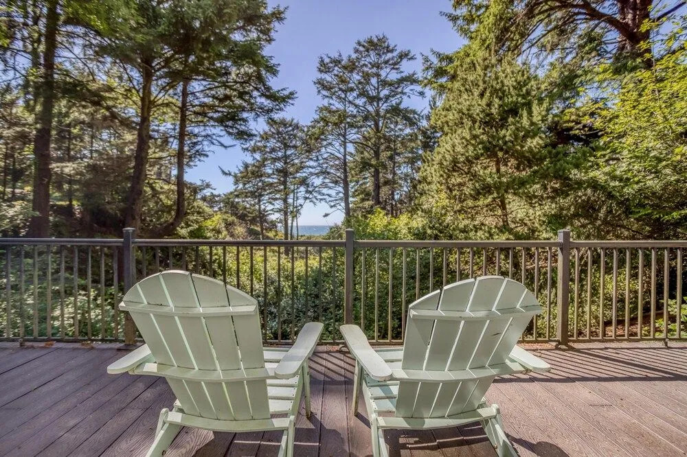 Stunning Ocean Views and Hot Tub Retreat - Elegant Coastal Sanctuary