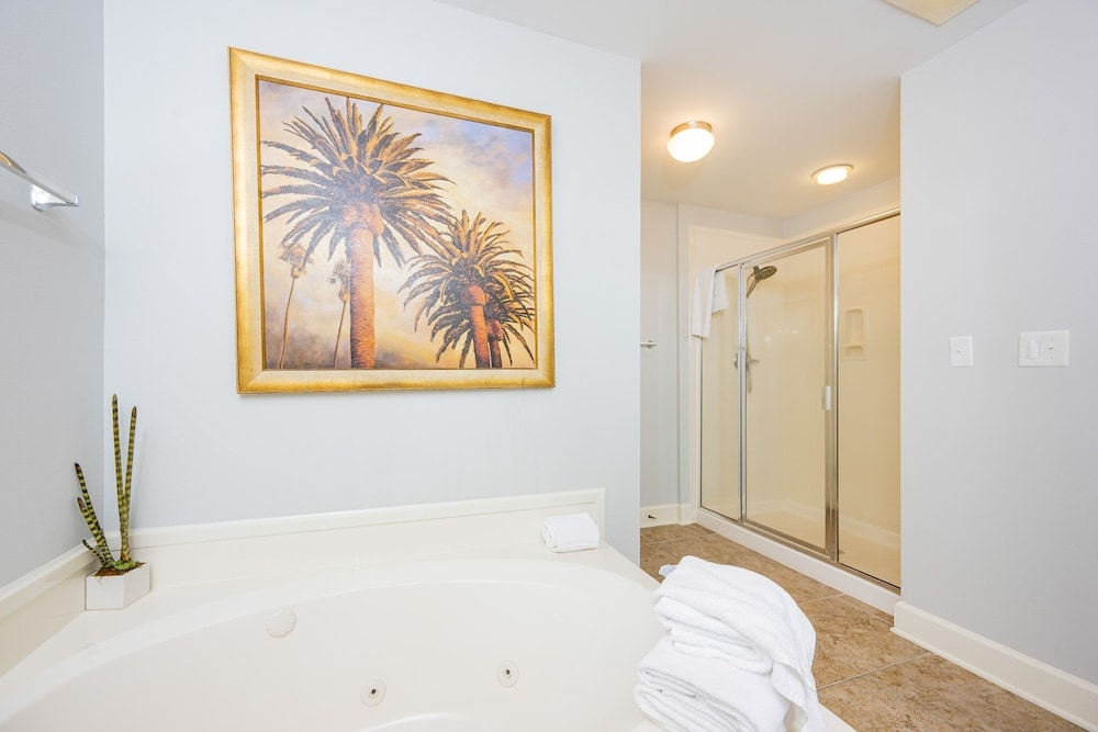 Phoenix West 2607 3 Bedroom Condo