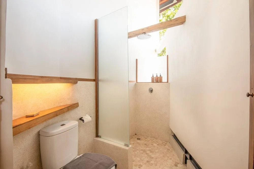 BA Villa 8 1 BR Villa 800 to Echo Beac Elegant 1-br Villa With Pool 800m to Echo Beach