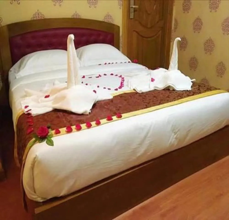 C & Y Hotel