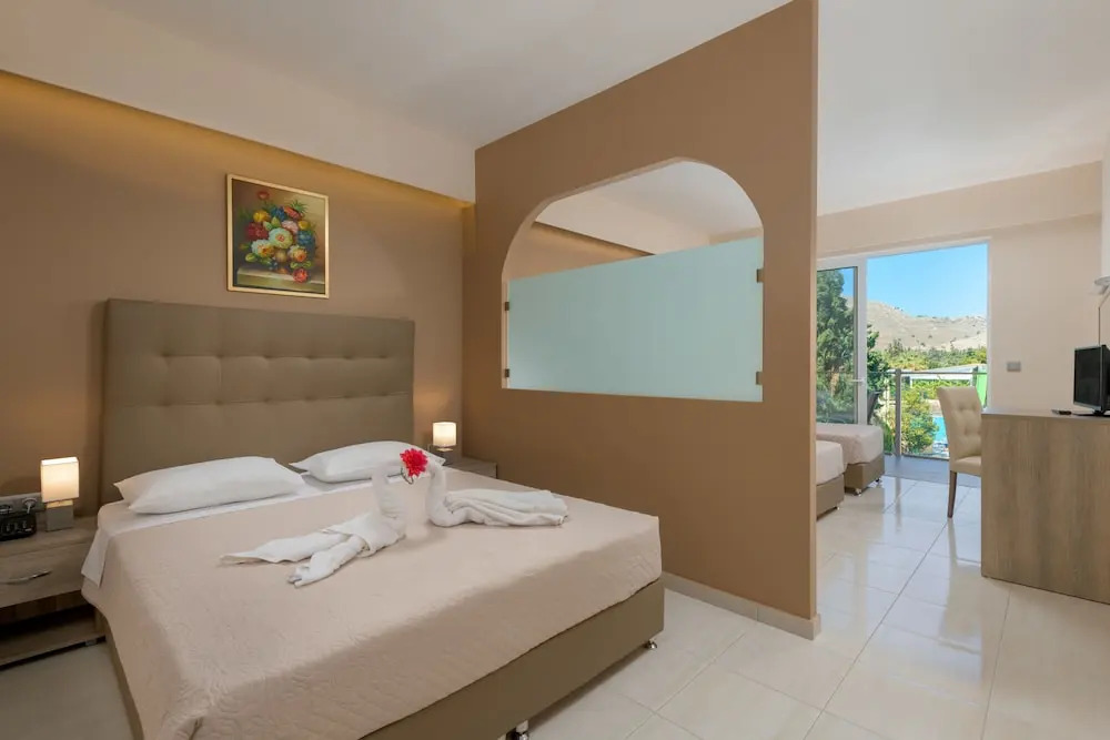 Hotel Golden Odyssey