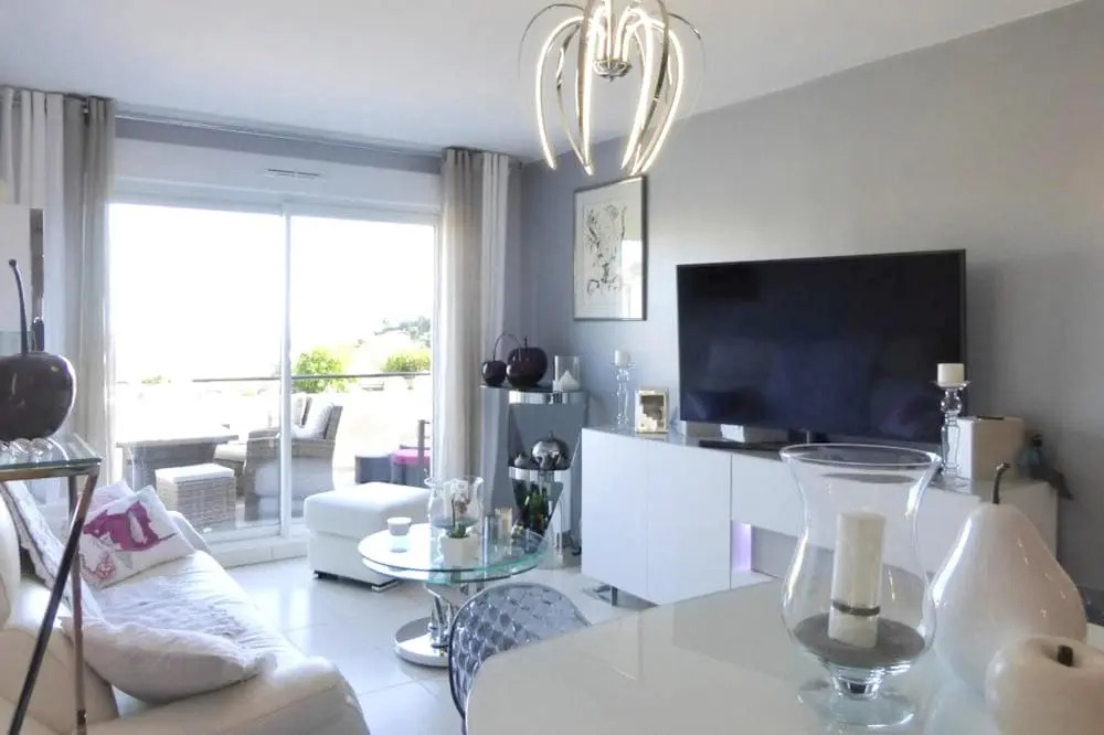 Apartment With one Bedroom in Mandelieu-la-napoule, With Wonderful sea View, Shared Pool, Enclosed Garden - 3 km From the Beach