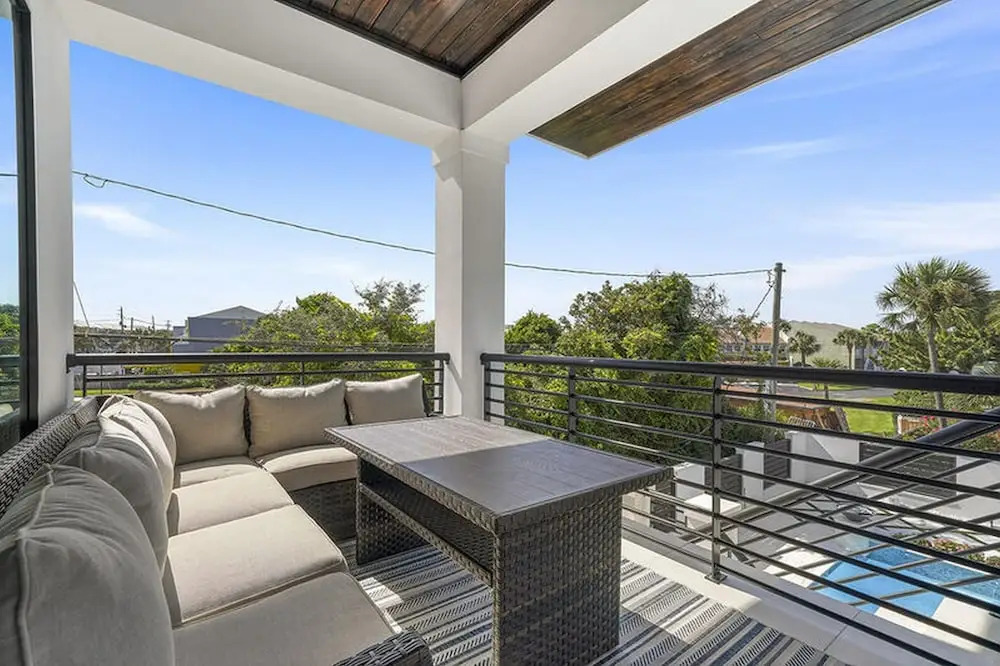 Mare Moderno by Bliss Beach Rentals