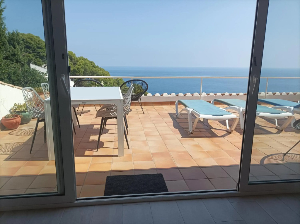 Sol y Mar 8-Maison jumelée avec terrasse, piscine et parking communautaire, surplomb de mer