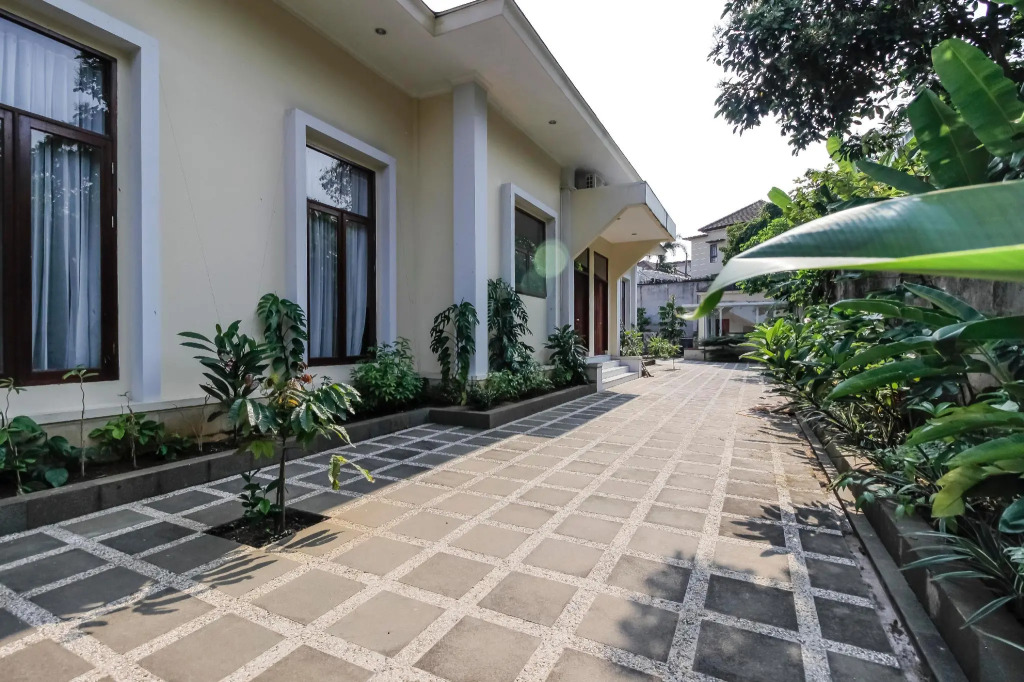 RedDoorz Premium @ Gandaria Jagakarsa