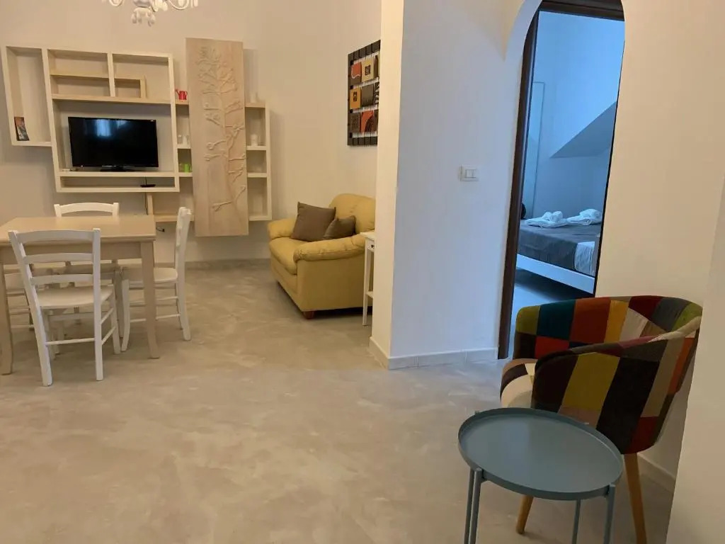 House sea Ognina