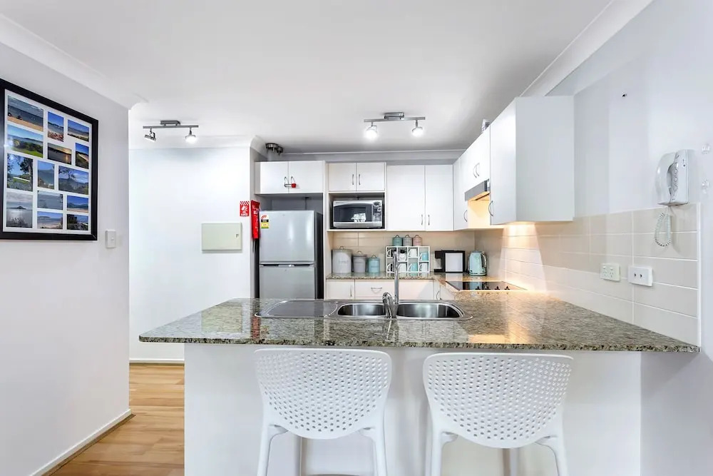Shoal Bay Beach Apartments, 6/2 Shoal Bay Road
